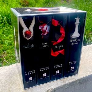 Twilight Saga Book Series (FULL SET)